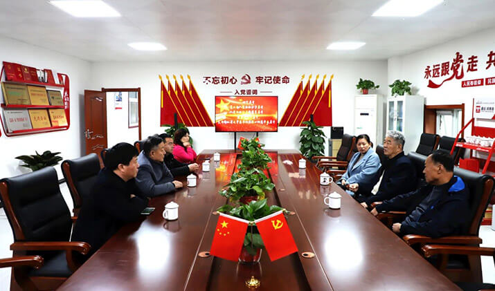 Li Qichang, Secretary General of China grease Association, and his delegation went to Xinye company to guide the work